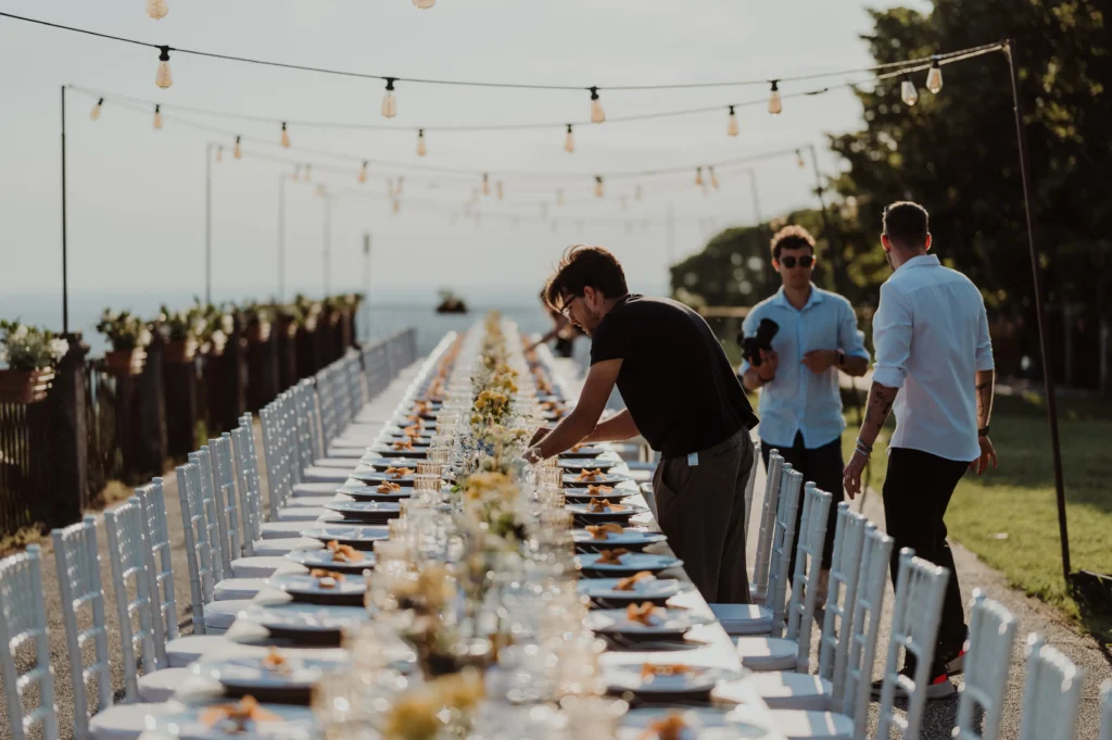 Pianificare un matrimonio con un wedding planner  - Set up di una tavola imperiale di matrimonio a Castelvecchio Sagrado 