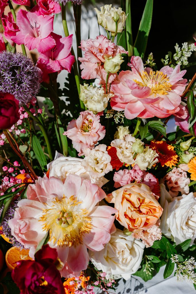 Colourful wedding flowers inspired by Italian summer